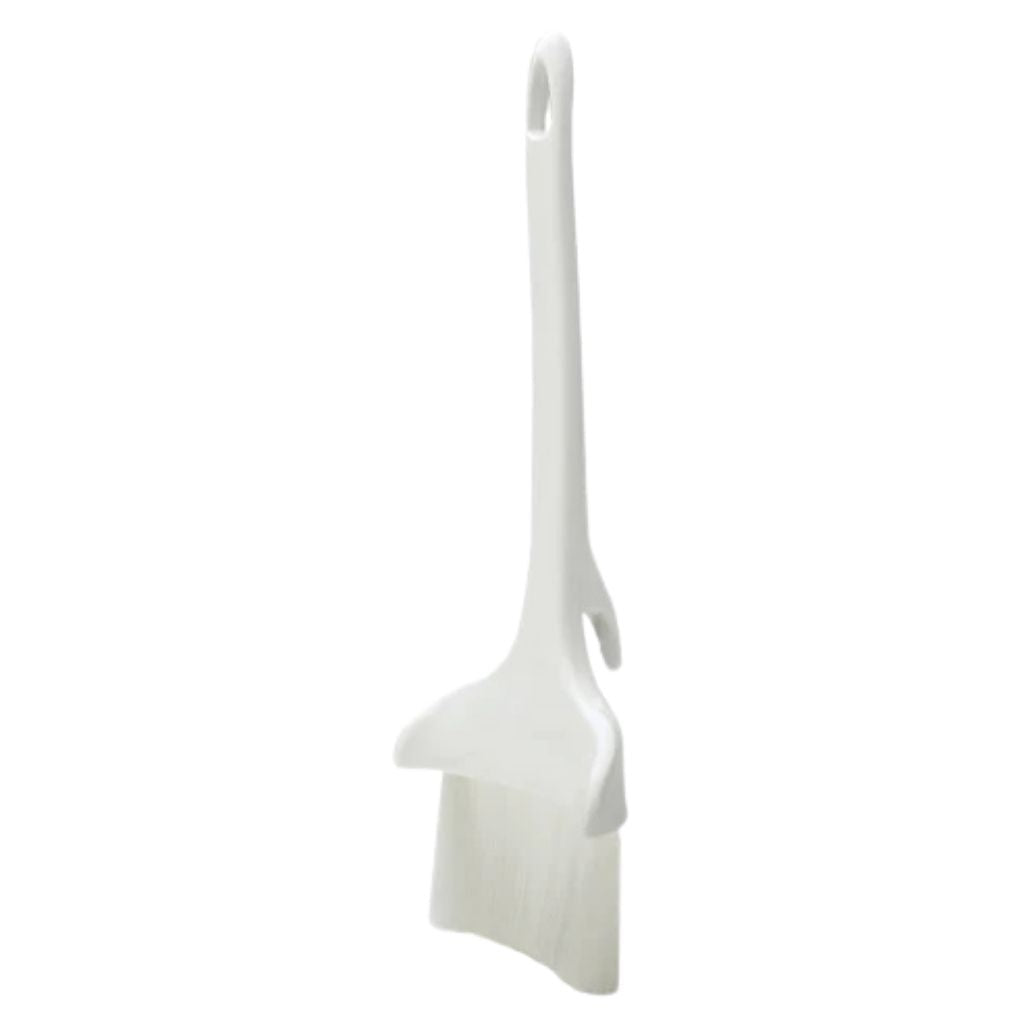 Winco Brocha para Cocina Concava de 3"