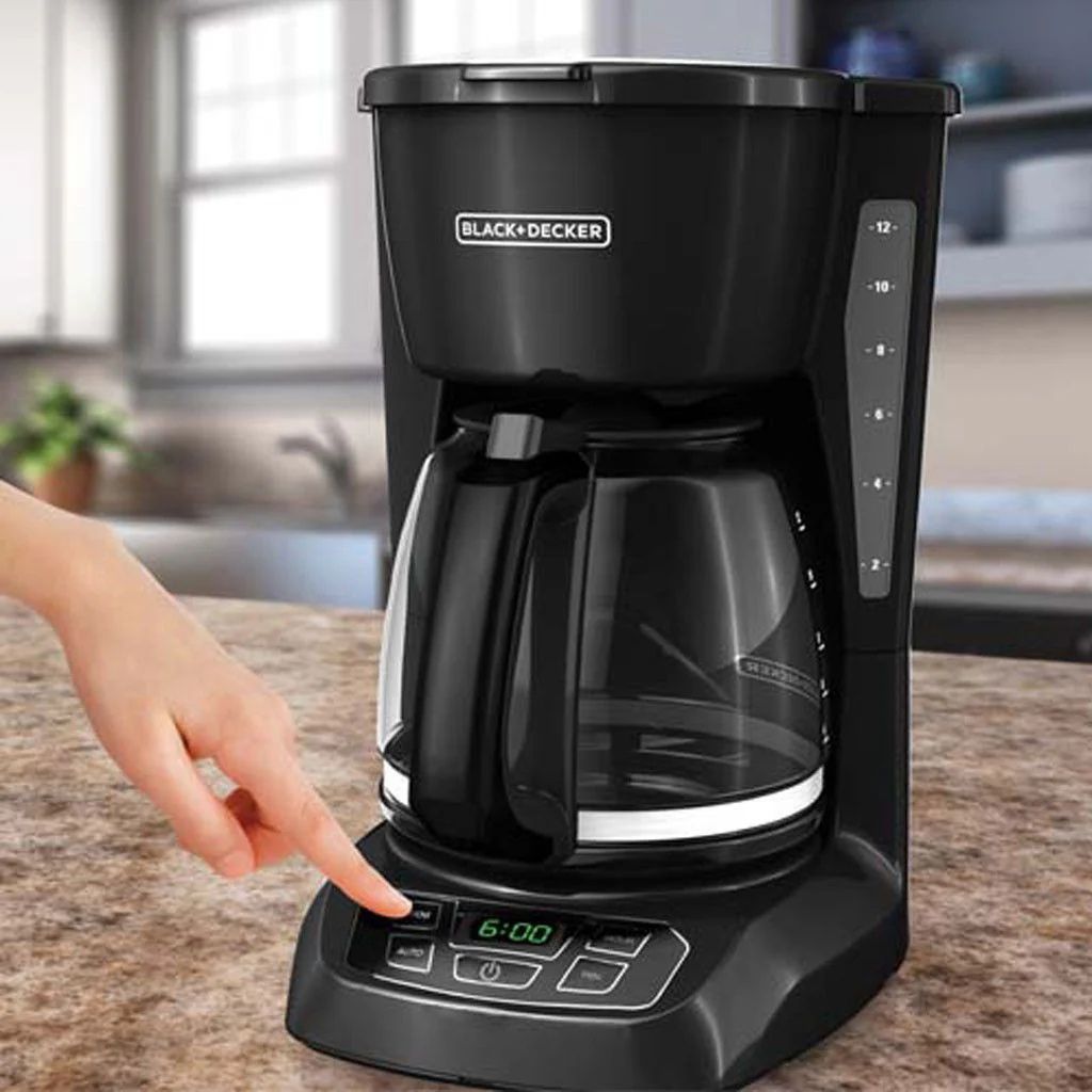 Black + Decker Cafetera 12 Tazas Negra Digital, CM1105B